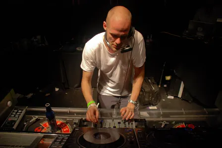 Haunted Superclub Día 2 pres. Adam Beyer