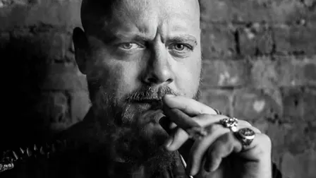 Lev Vanorbeek "Kort door de bocht"