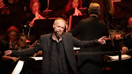 Stef Bos met groot orkest (Olv Dirk Brossé)