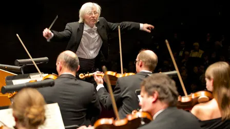 Tschechische Symphoniker Prag & Coro di Praga - Mozart Requiem & Bee..