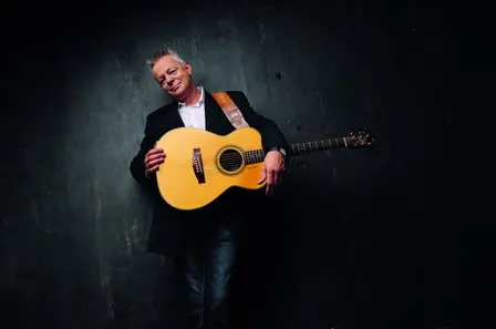 Tommy Emmanuel, CGP - Living In the Light Tour
