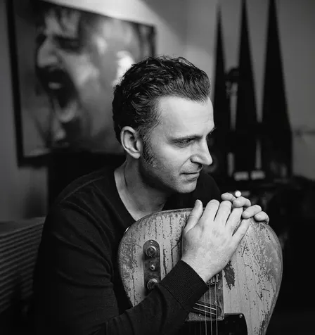 Dweezil Zappa DZ20: Like Father, Like Son