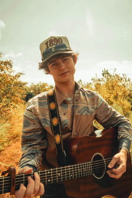 WAYLON WYATT (USA) - Dustpiles World Tour