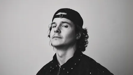 LUKAS GRAHAM | Vinyl Room Package