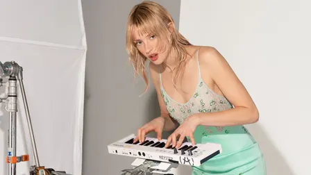 Angèle - Instinct Tour