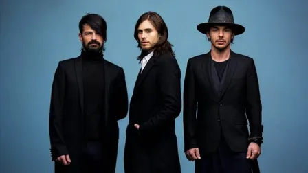 Thirty Seconds to Mars: A Beautiful Lie vs This Is War | Packages