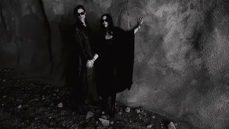 Cold Cave (solo)
