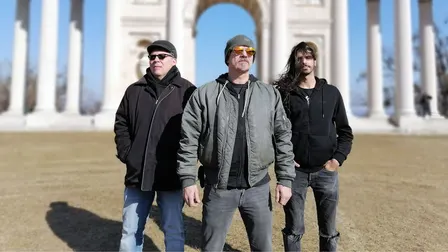 SCHIRENC PLAYS PUNGENT STENCH - Extra Show mit Master und Distaste