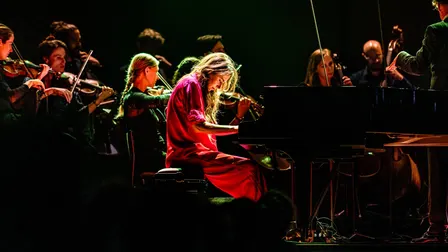 Iris Hond & Kamerata-Zuid | spelen Einaudi