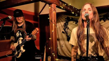 VÅNNA // support: Hast + Alika